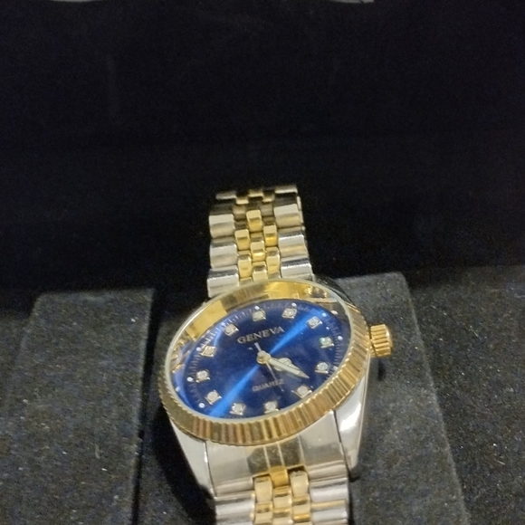 NWT Men's Geneva Watch - Picture 2 of 11